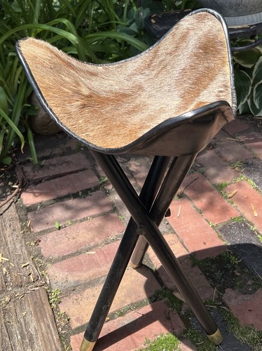 Vtg three legged hunting stool - hunting,